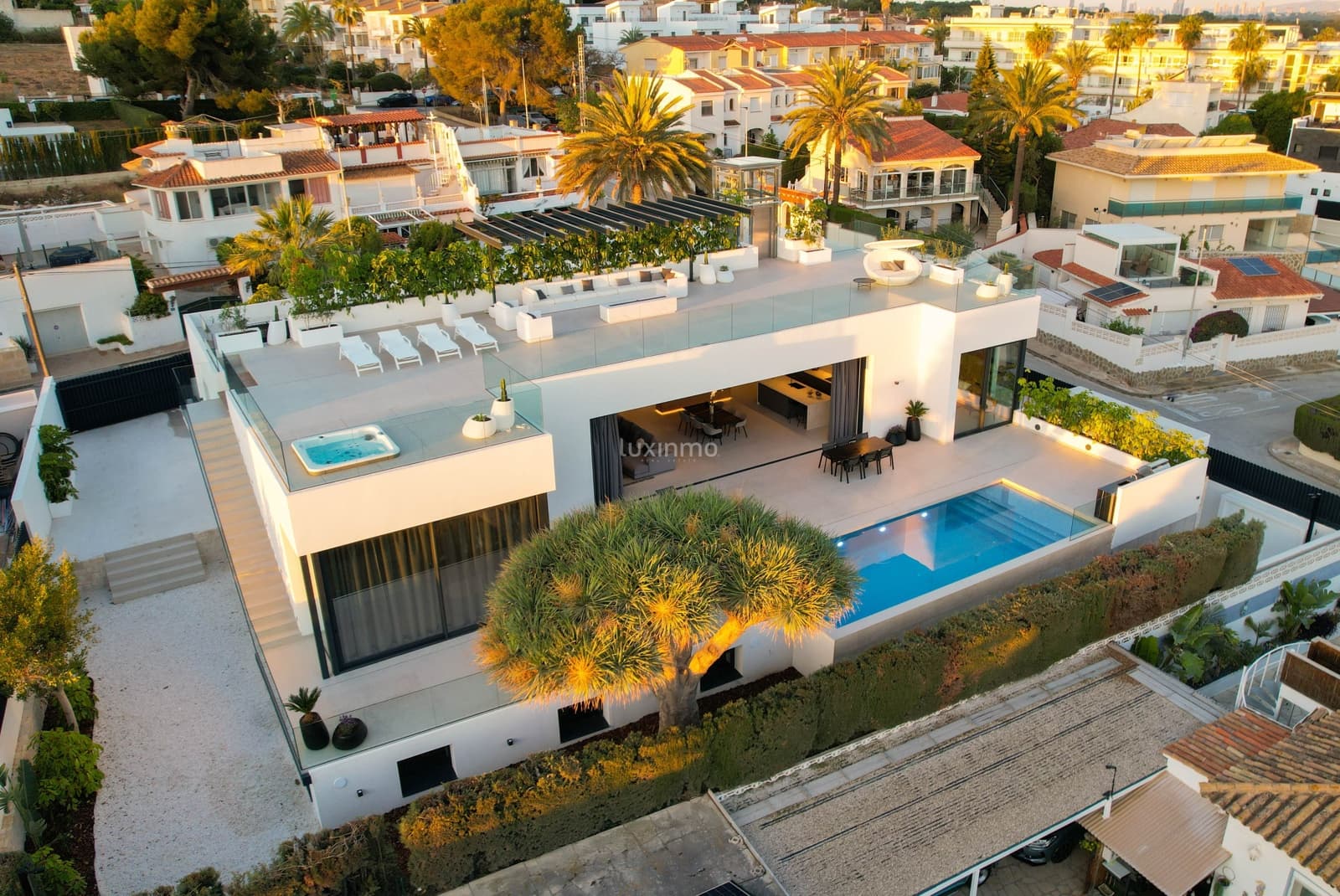 Chalet de 4 habitaciones en Albir en venta con piscina garaje - 3.950.000 € (Ref: 10079695)