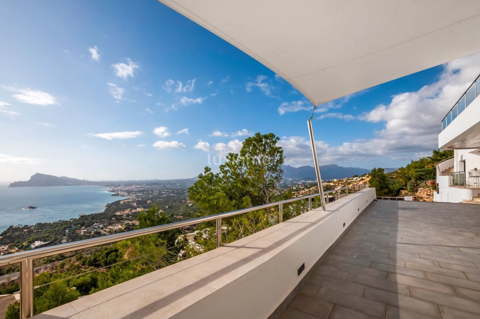 Chalet de 7 habitaciones en Altea en venta con piscina garaje - 2.850.000 € (Ref: 10079700)