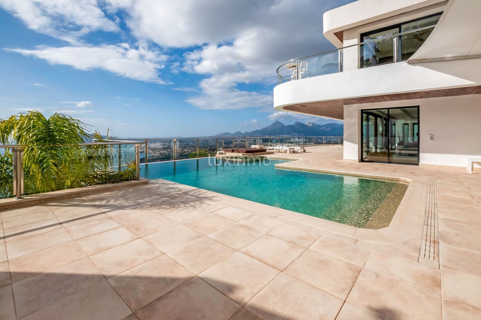 Chalet de 7 habitaciones en Altea en venta con piscina garaje - 2.850.000 € (Ref: 10079700)