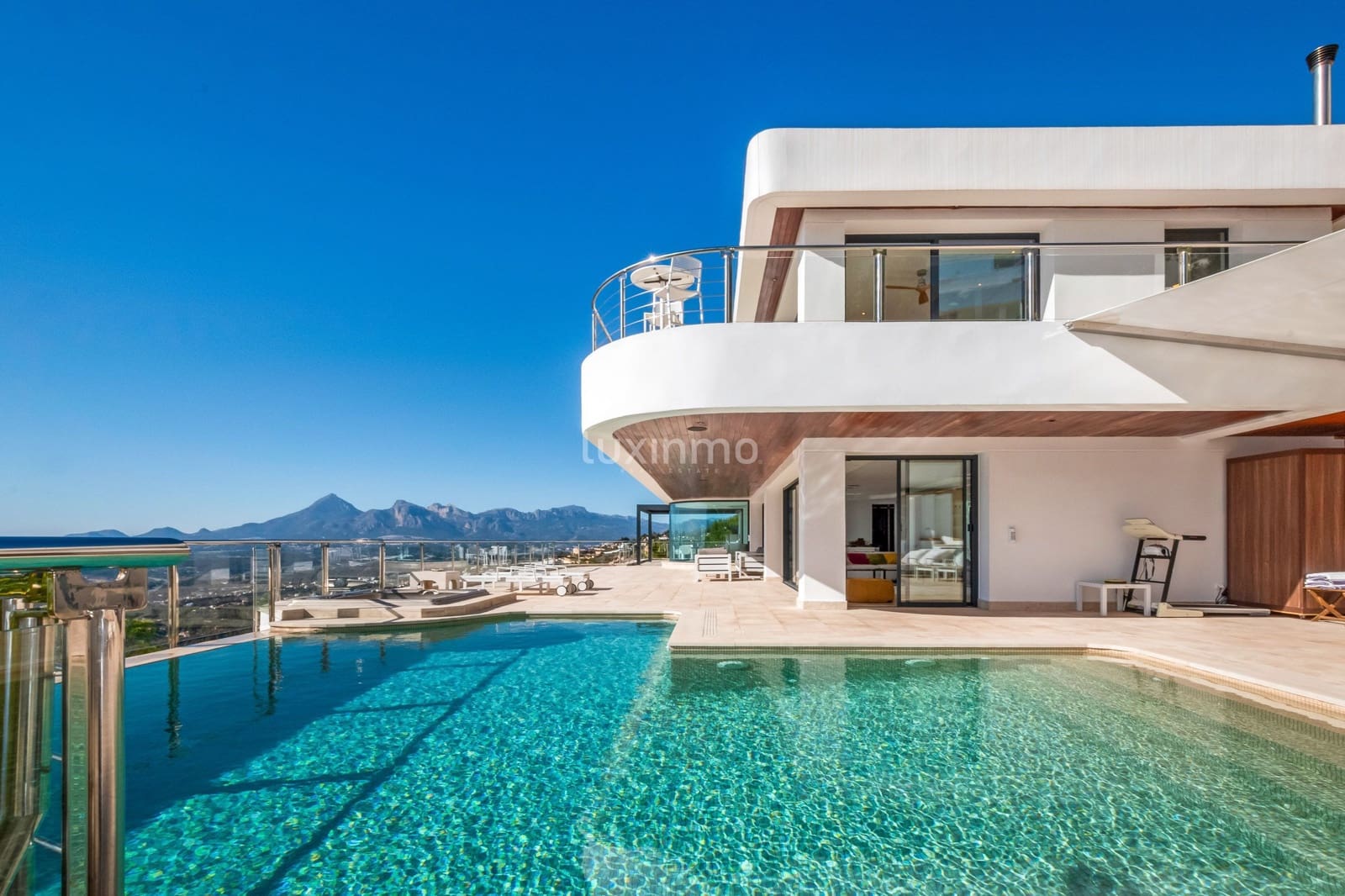 Chalet de 7 habitaciones en Altea en venta con piscina garaje - 2.850.000 € (Ref: 10079700)