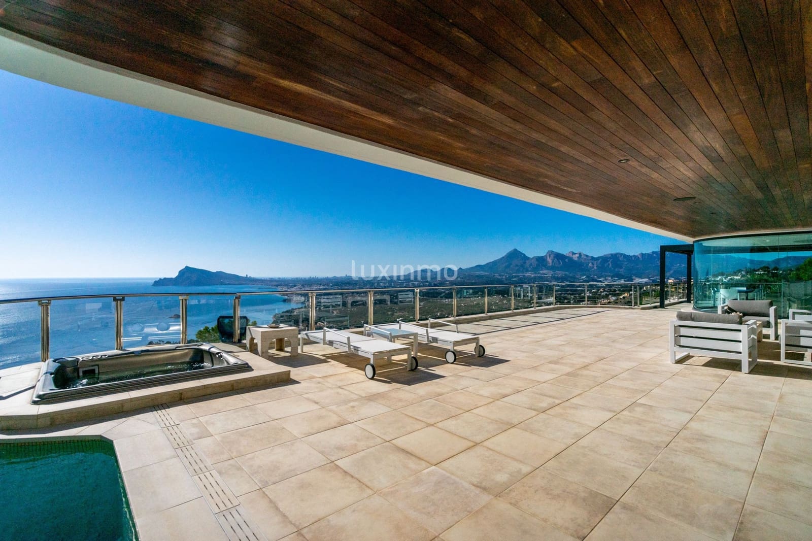 Chalet de 7 habitaciones en Altea en venta con piscina garaje - 2.850.000 € (Ref: 10079700)