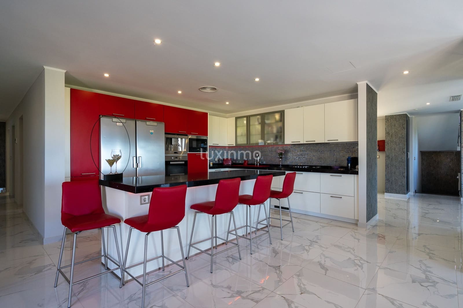 Chalet de 8 habitaciones en La Nucia en venta con piscina garaje - 2.500.000 € (Ref: 10079708)