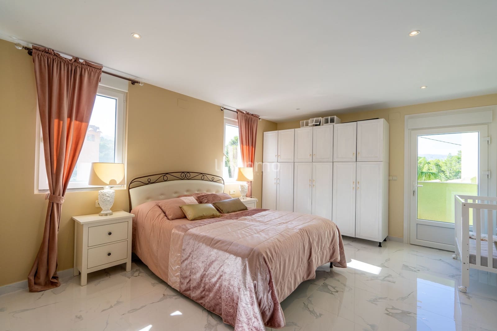 Chalet de 8 habitaciones en La Nucia en venta con piscina garaje - 2.500.000 € (Ref: 10079708)