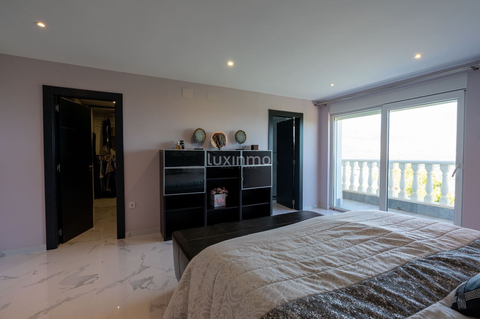 Chalet de 8 habitaciones en La Nucia en venta con piscina garaje - 2.500.000 € (Ref: 10079708)