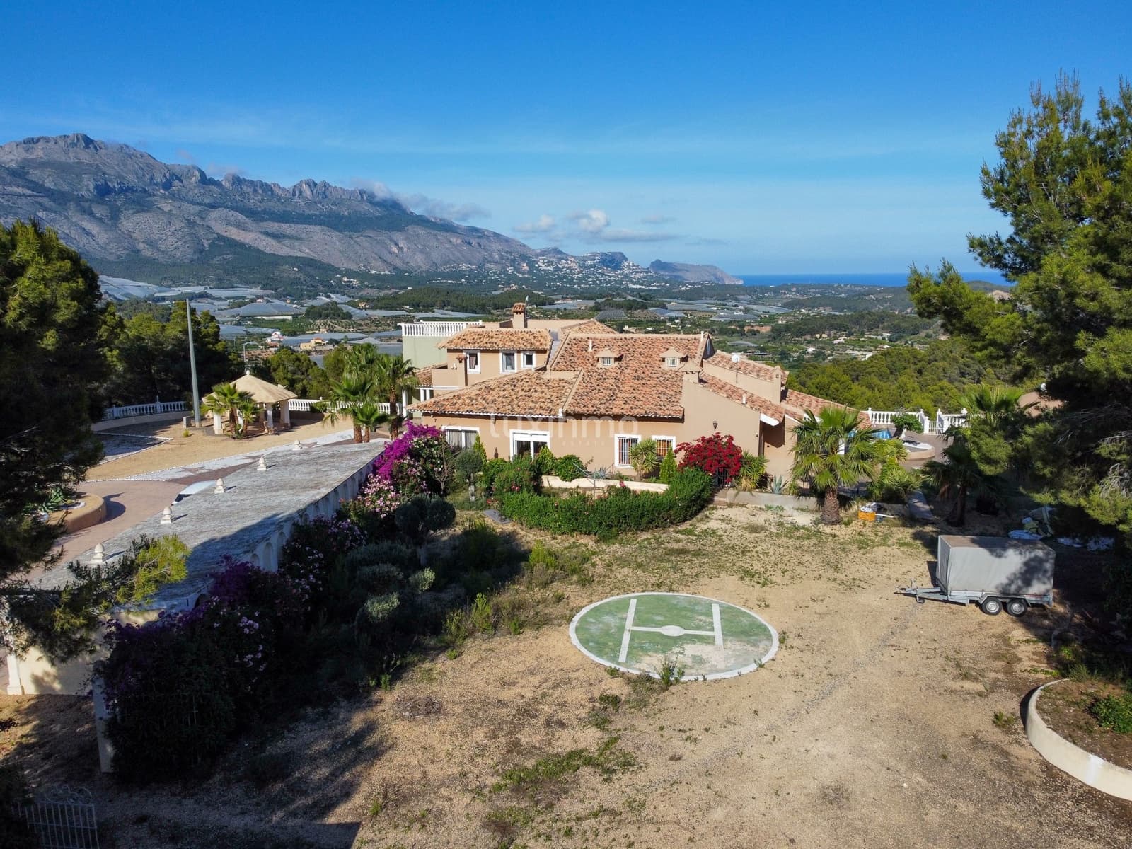 Chalet de 8 habitaciones en La Nucia en venta con piscina garaje - 2.500.000 € (Ref: 10079708)