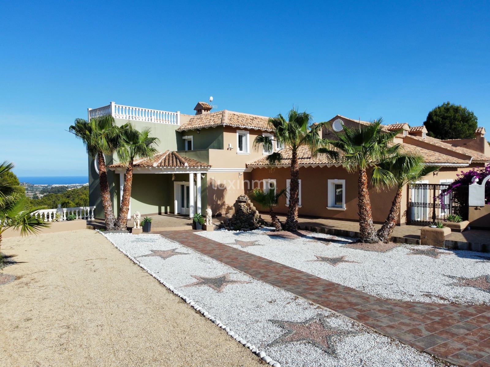 Chalet de 8 habitaciones en La Nucia en venta con piscina garaje - 2.500.000 € (Ref: 10079708)