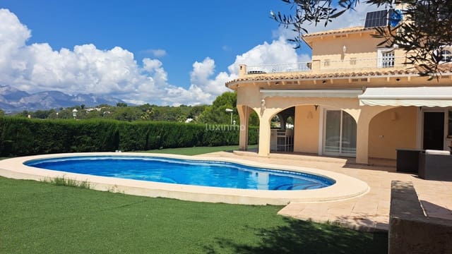 Chalet de 4 habitaciones en Altea la Vella, Altea en venta con piscina garaje - 1.500.000 € (Ref: 10079712)