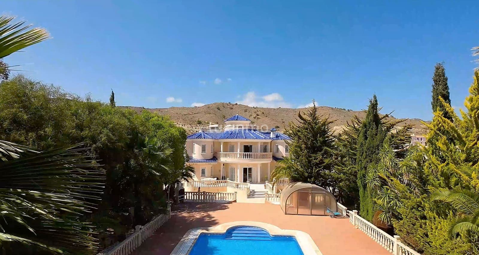 7 sovrum Villa till salu i El Campello med pool garage - 1 970 000 € (Ref: 10079716)