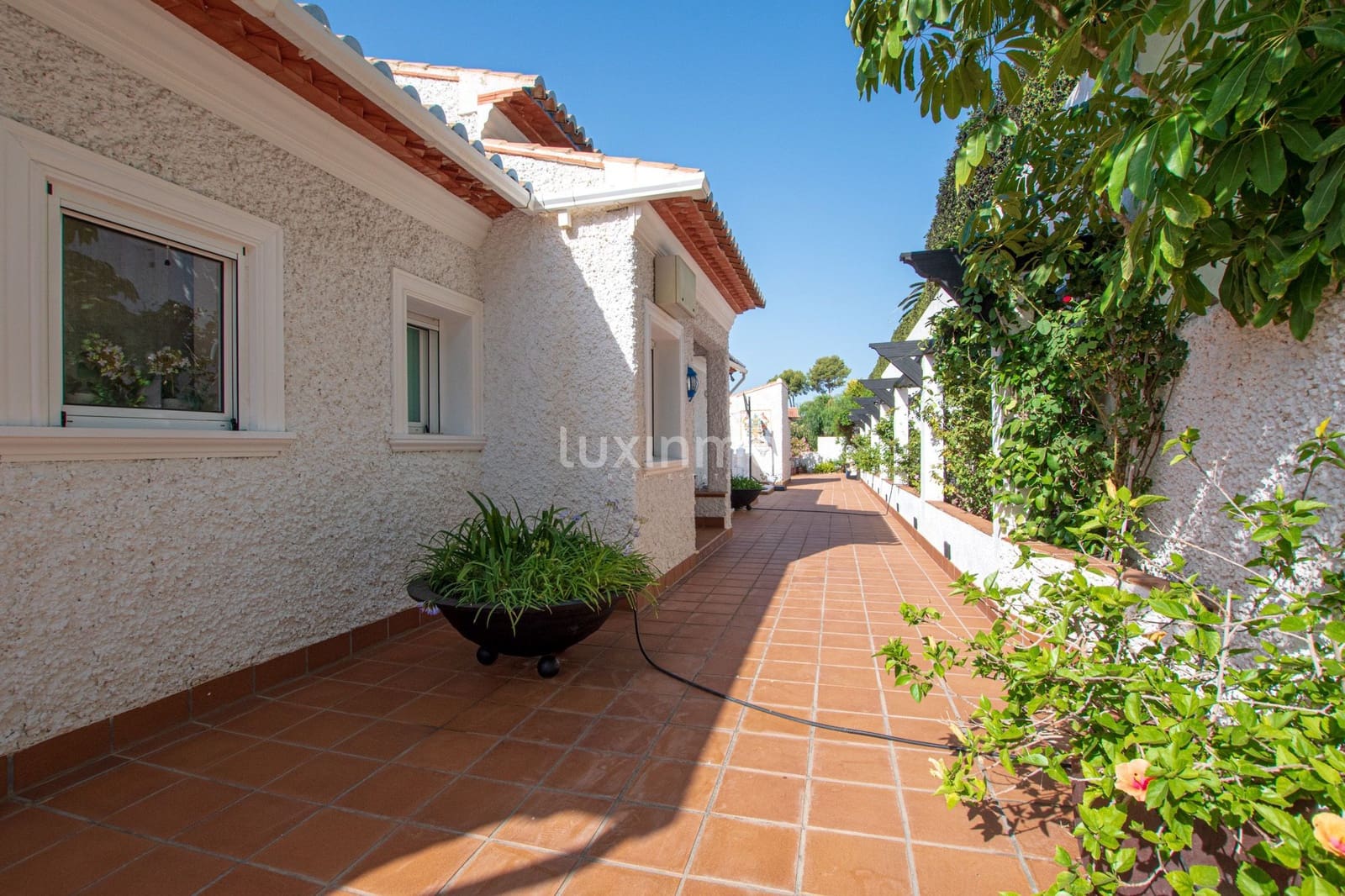 5 quarto Moradia para venda em Teulada com piscina garagem - 1 300 000 € (Ref: 10079717)