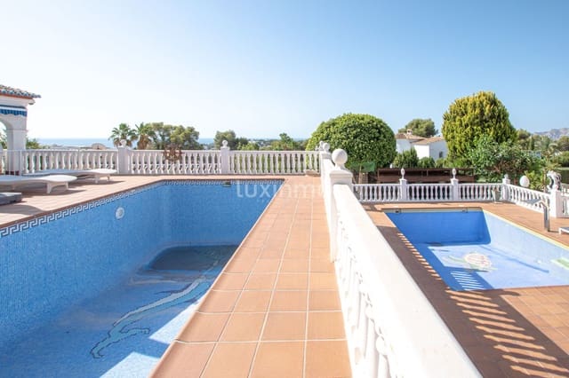 5 makuuhuone Huvila myytävänä paikassa Teulada Pueblo, Teulada-Moraira mukana uima-altaan 
autotalli - 1 300 000 € (Ref: 10079717)