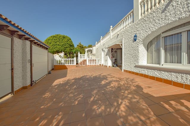5 makuuhuone Huvila myytävänä paikassa Teulada Pueblo, Teulada-Moraira mukana uima-altaan 
autotalli - 1 300 000 € (Ref: 10079717)
