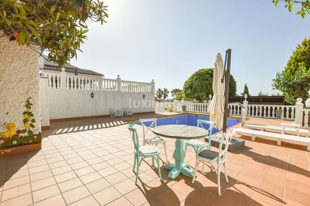 5 makuuhuone Huvila myytävänä paikassa Teulada Pueblo, Teulada-Moraira mukana uima-altaan 
autotalli - 1 300 000 € (Ref: 10079717)