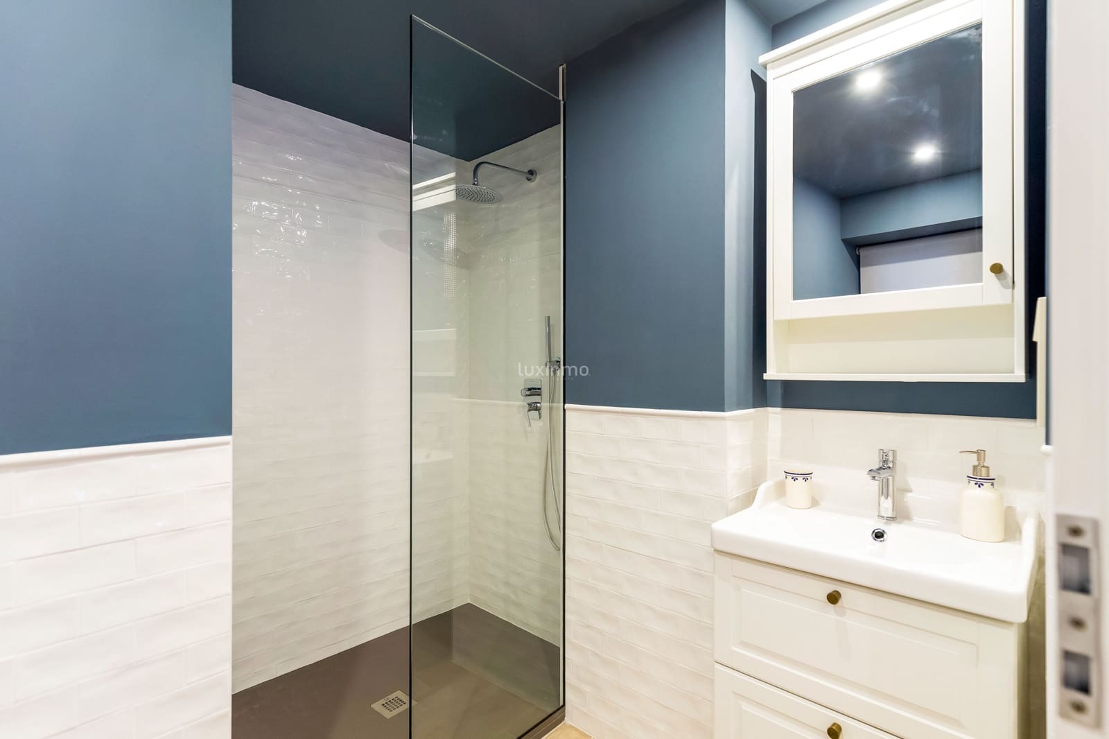4 bedroom Apartment for sale in Alicante / Alacant city with garage - € 1,185,000 (Ref: 10079723)
