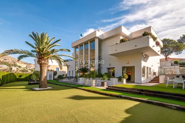 Chalet de 4 habitaciones en Altea en venta con piscina garaje - 1.200.000 € (Ref: 10079724)
