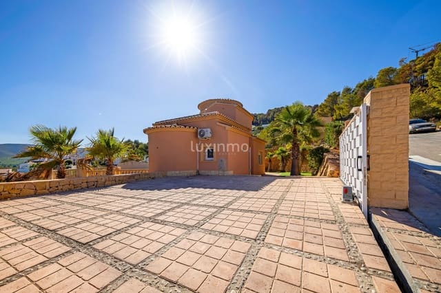 3 soveværelse Villa til salg i Javea / Xàbia med swimmingpool - € 750.000 (Ref: 10079728)