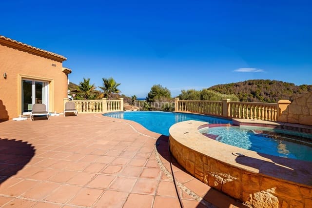3 soveværelse Villa til salg i Javea / Xàbia med swimmingpool - € 750.000 (Ref: 10079728)