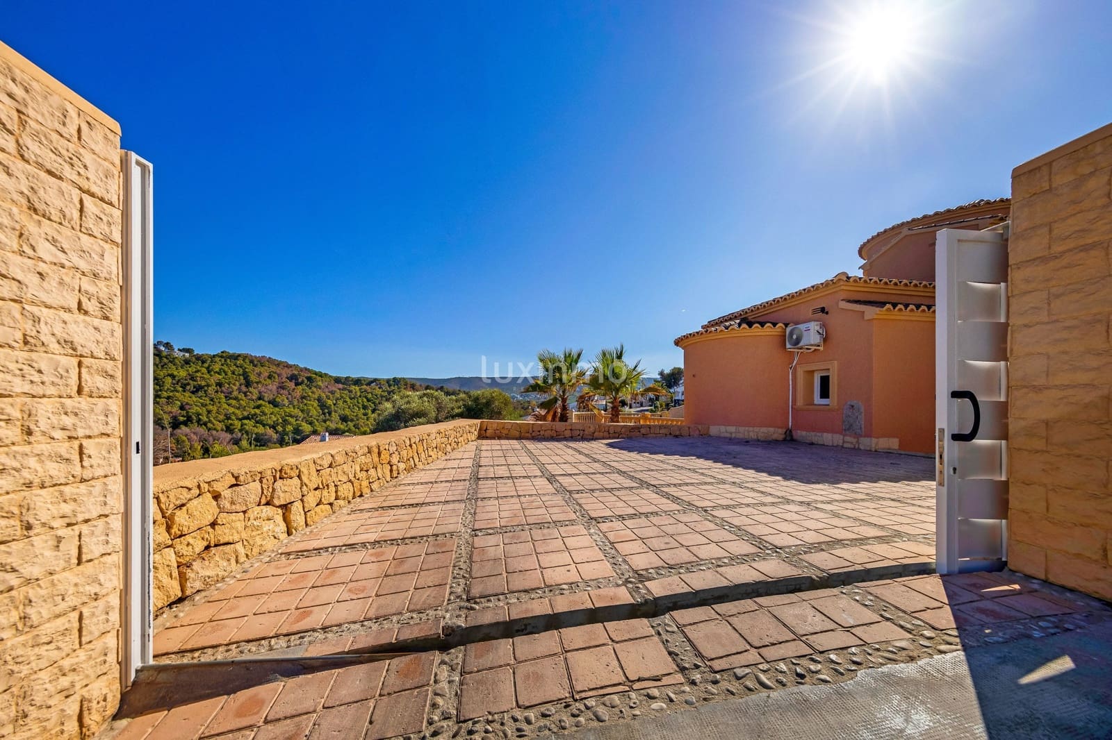 3 soveværelse Villa til salg i Javea / Xabia med swimmingpool - € 750.000 (Ref: 10079728)