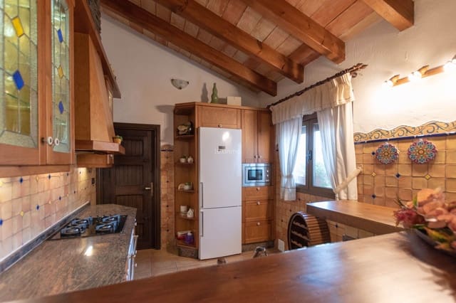 Villa/Maison de 3 chambres à louer à Benissa avec piscine garage - 2 200 € (Ref: 10079730)