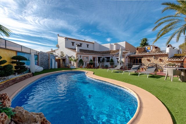 Villa/Maison de 3 chambres à louer à Benissa avec piscine garage - 2 200 € (Ref: 10079730)