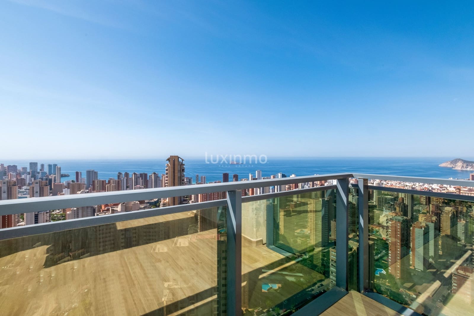3 Zimmer Penthouse zu vermieten in Benidorm mit Pool Garage - 2.800 € (Ref: 10079731)