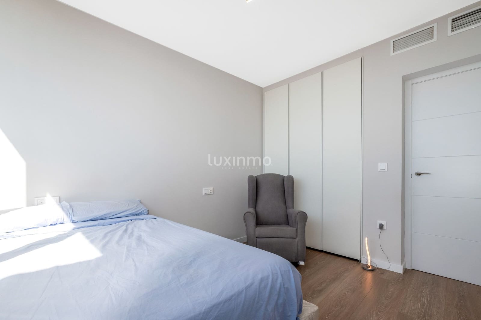 3 Zimmer Penthouse zu vermieten in Benidorm mit Pool Garage - 2.800 € (Ref: 10079731)