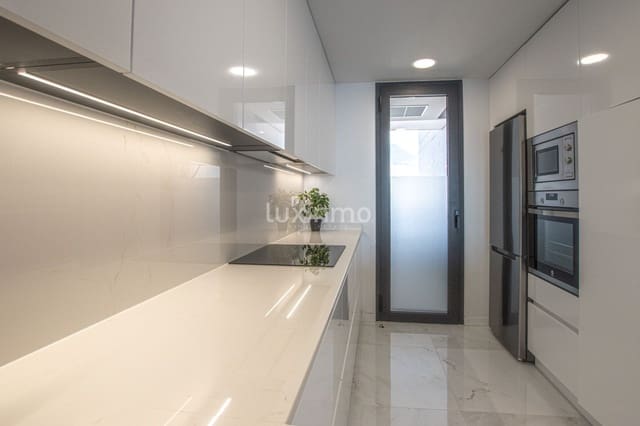 2 sovrum Lägenhet att hyra i Playa Poniente, Benidorm med pool garage - 2 200 € (Ref: 10079733)