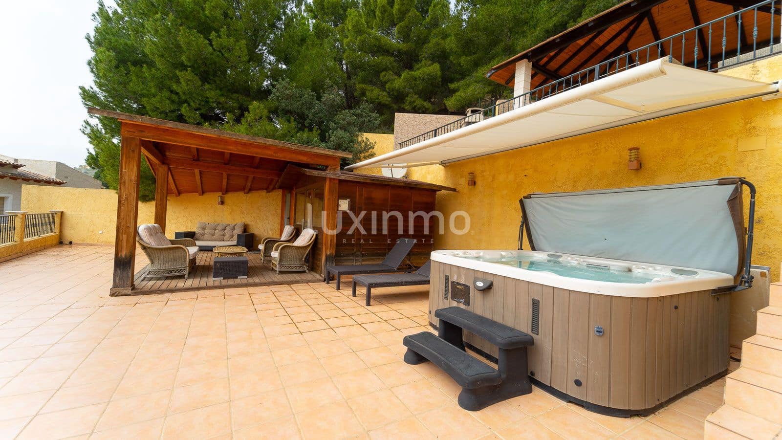 Chalet de 3 habitaciones en Altea en venta con piscina garaje - 880.000 € (Ref: 10079734)