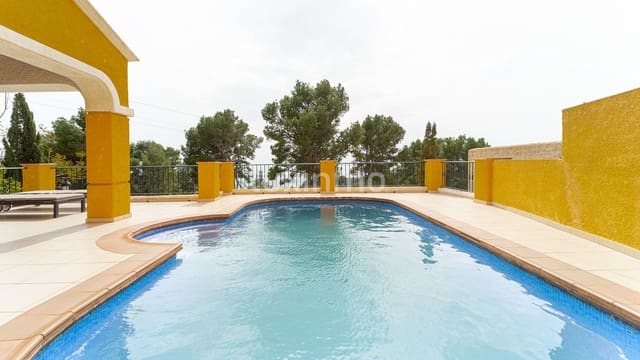 Chalet de 3 habitaciones en Altea en venta con piscina garaje - 880.000 € (Ref: 10079734)