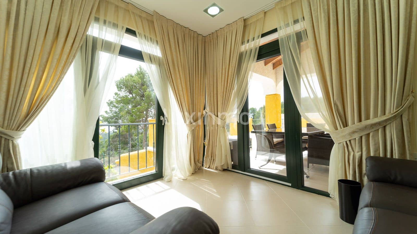 Chalet de 3 habitaciones en Altea en venta con piscina garaje - 880.000 € (Ref: 10079734)