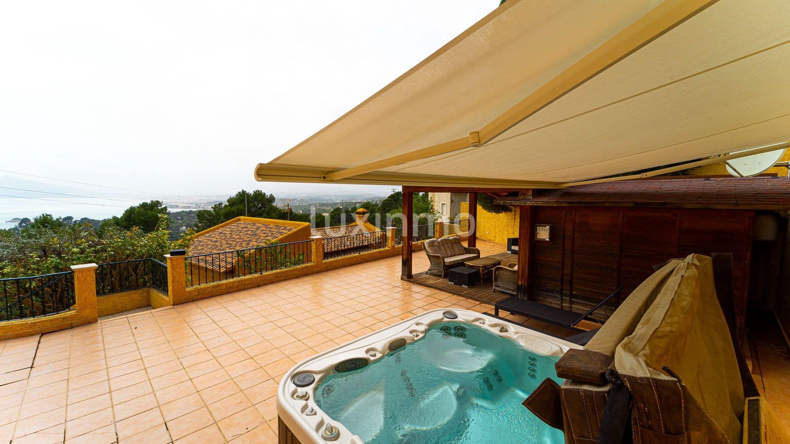 Chalet de 3 habitaciones en Altea en venta con piscina garaje - 880.000 € (Ref: 10079734)