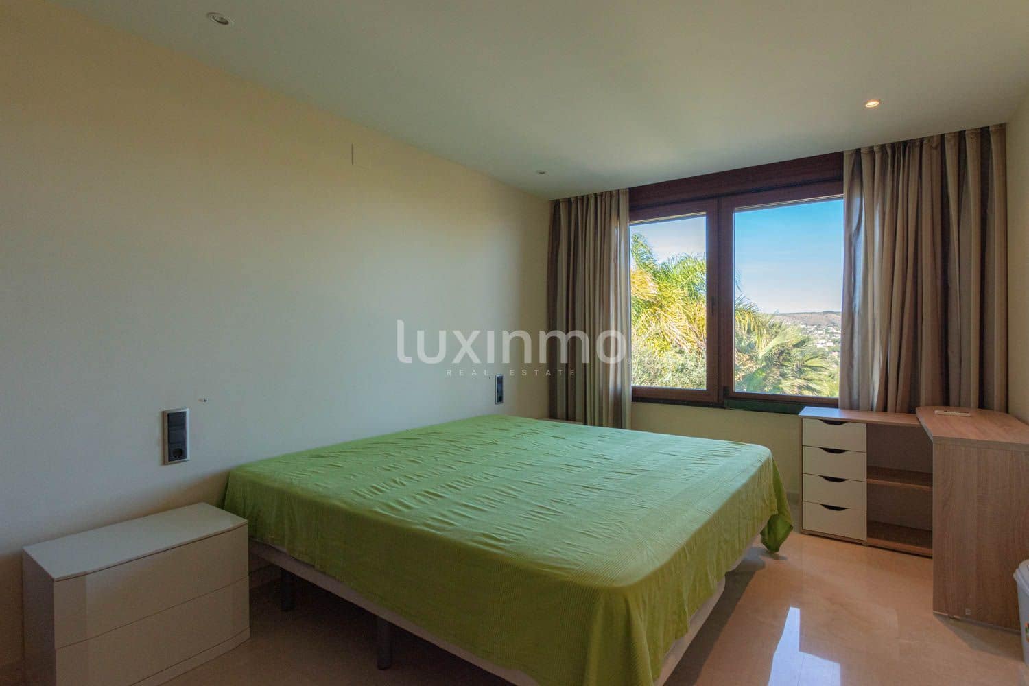 4 sypialnia Willa do wynajęcia w Javea / Xabia z basenem garażem - 4 000 € (Ref: 10079736)