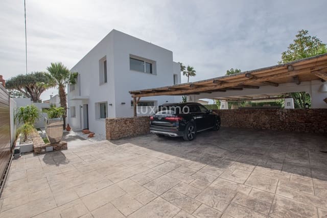 4 bedroom Villa for rent in El Montgó, Dénia with pool garage - € 5,500 (Ref: 10079752)