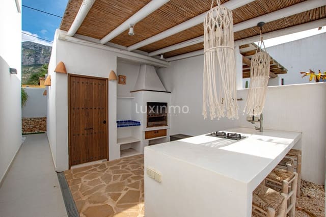 4 bedroom Villa for rent in El Montgó, Dénia with pool garage - € 5,500 (Ref: 10079752)