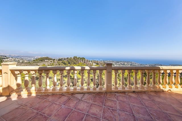 4 soverom Villa til salgs i Teulada Pueblo, Teulada-Moraira med svømmebasseng garasje - € 1 550 000 (Ref: 10079756)