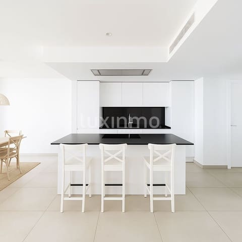 3 chambre Penthouse à vendre à Cala Vadella, San Jose / Sant Josep de Sa Talaia avec piscine garage - 1 290 000 € (Ref: 10079766)