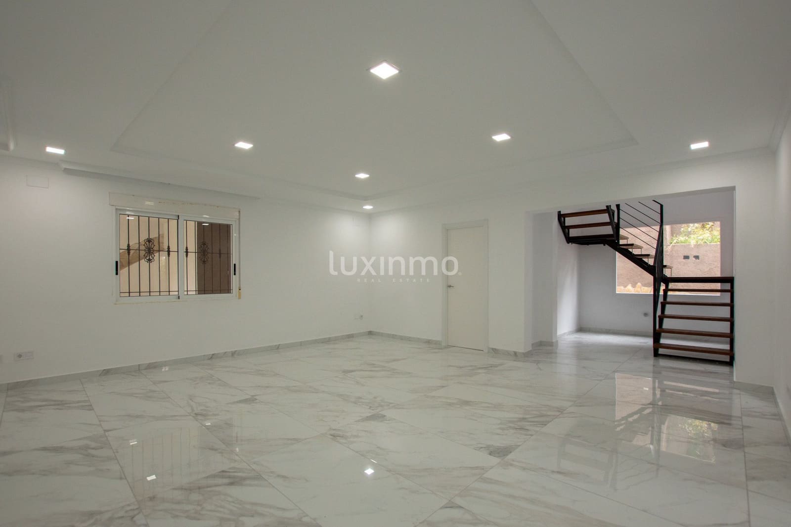 6 slaapkamer Villa te huur in Calpe / Calp met zwembad garage - € 3.000 (Ref: 10079772)