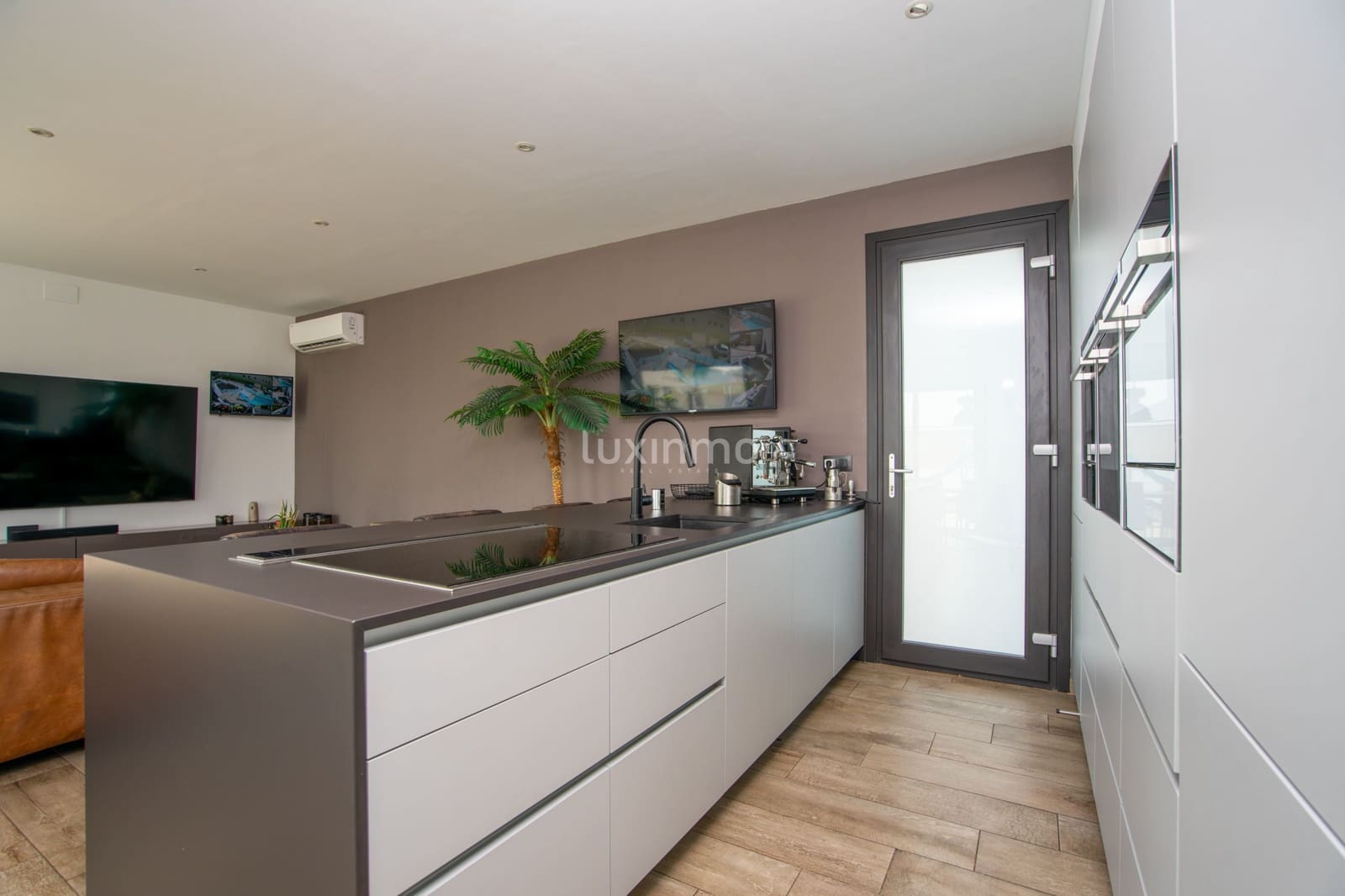 4 Zimmer Villa zu verkaufen in Calpe / Calp mit Pool Garage - 1.180.000 € (Ref: 10085085)