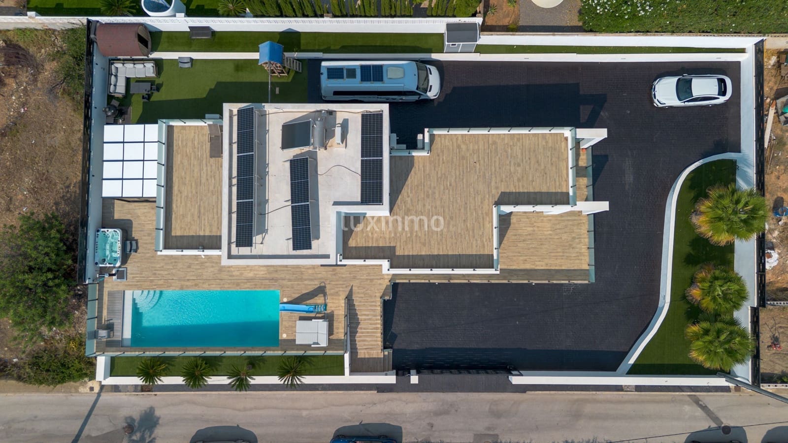 4 Zimmer Villa zu verkaufen in Calpe / Calp mit Pool Garage - 1.180.000 € (Ref: 10085085)