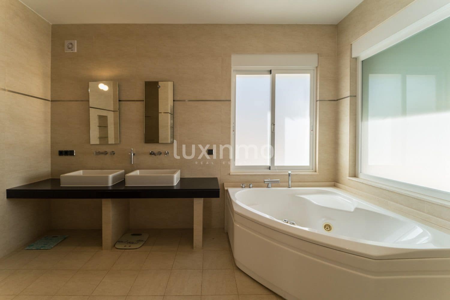 4 soveværelse Villa til leje i Altea med swimmingpool garage - € 3.600 (Ref: 10088511)