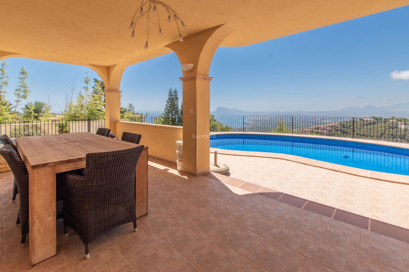 5 Zimmer Villa zu verkaufen in Altea mit Pool Garage - 1.075.000 € (Ref: 10091600)