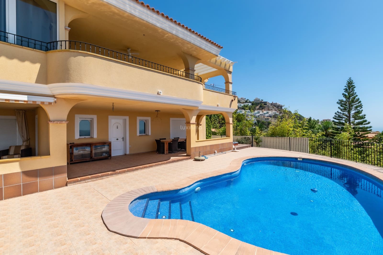 5 Zimmer Villa zu verkaufen in Altea mit Pool Garage - 1.075.000 € (Ref: 10091600)