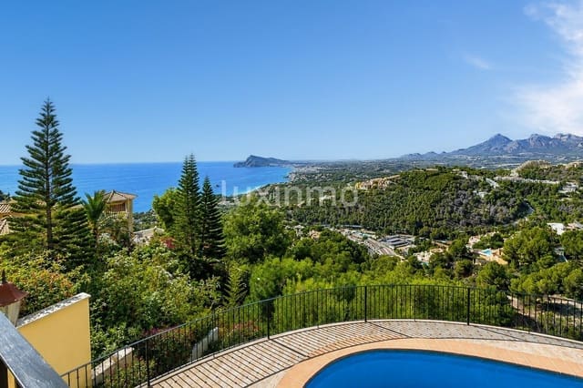 5 Zimmer Villa zu verkaufen in Altea mit Pool Garage - 1.075.000 € (Ref: 10091600)