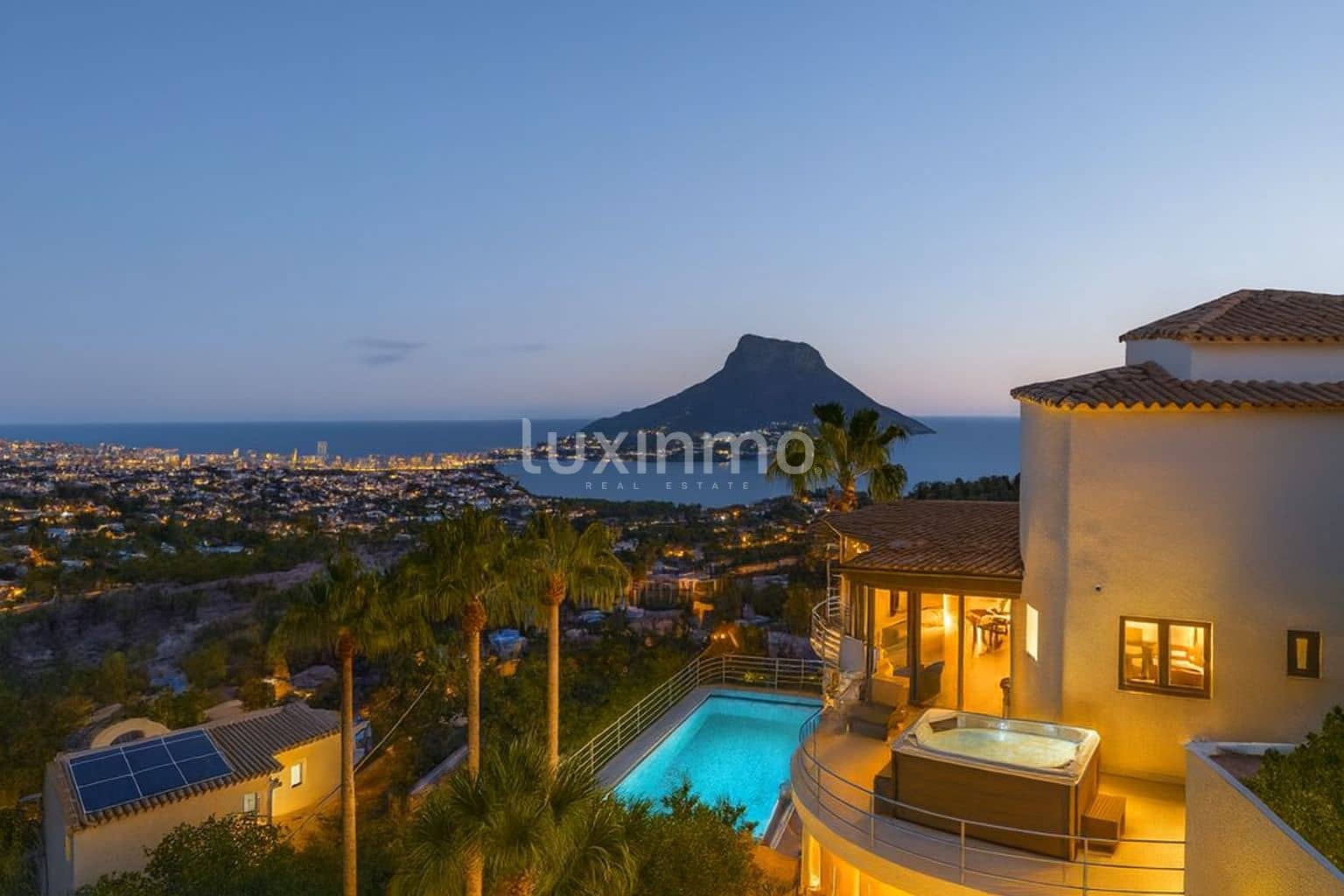 5 quarto Moradia para venda em Calpe / Calp com piscina garagem - 945 000 € (Ref: 10097290)