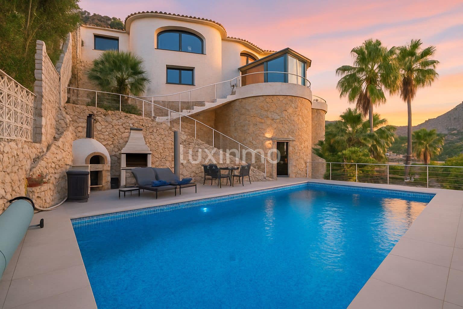 5 quarto Moradia para venda em Calpe / Calp com piscina garagem - 945 000 € (Ref: 10097290)