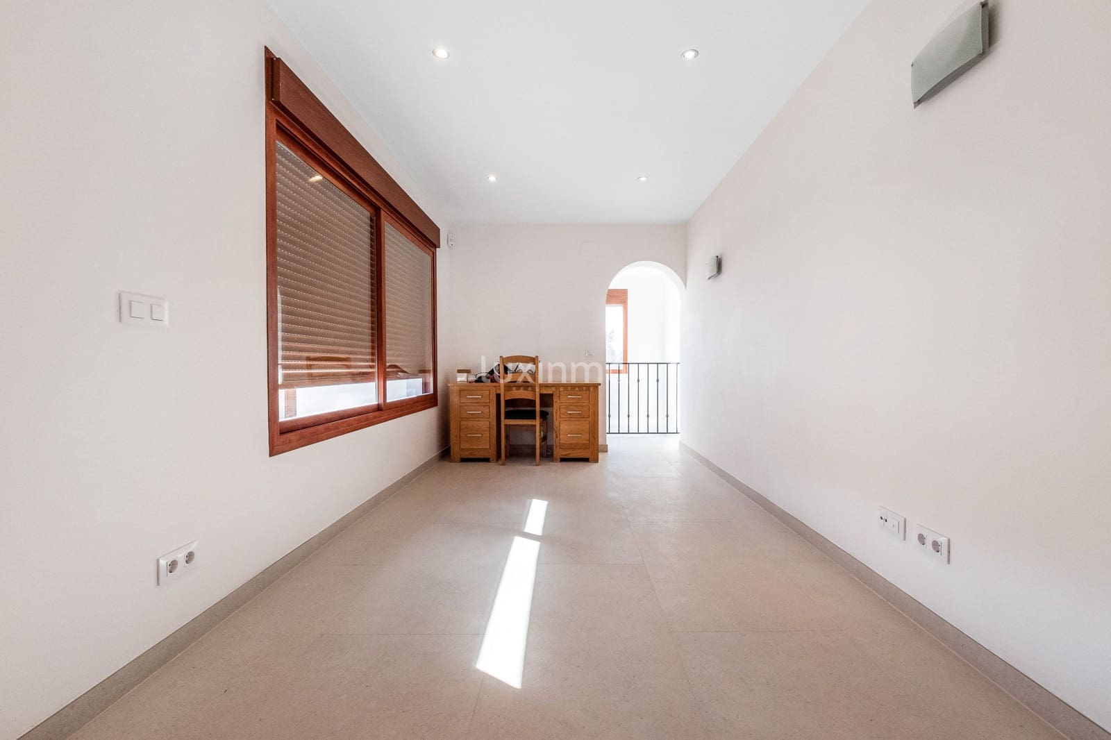 6 quarto Moradia para arrendar em Albir com piscina garagem - 5 500 € (Ref: 10099037)