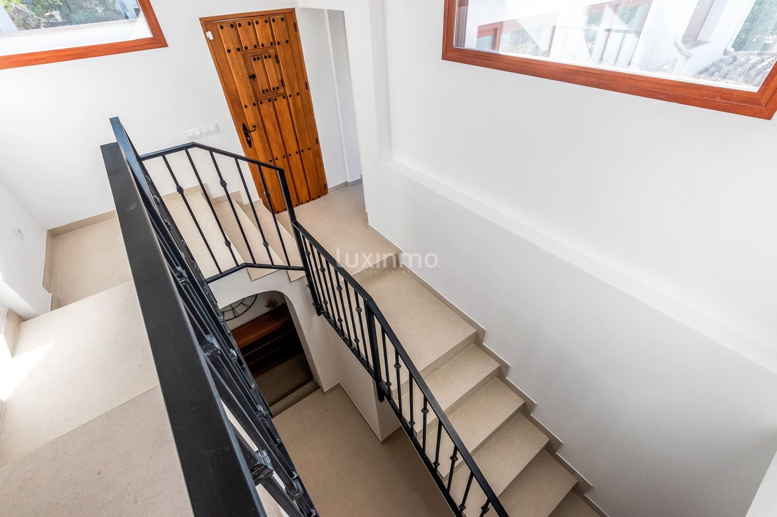 6 quarto Moradia para arrendar em Albir com piscina garagem - 5 500 € (Ref: 10099037)