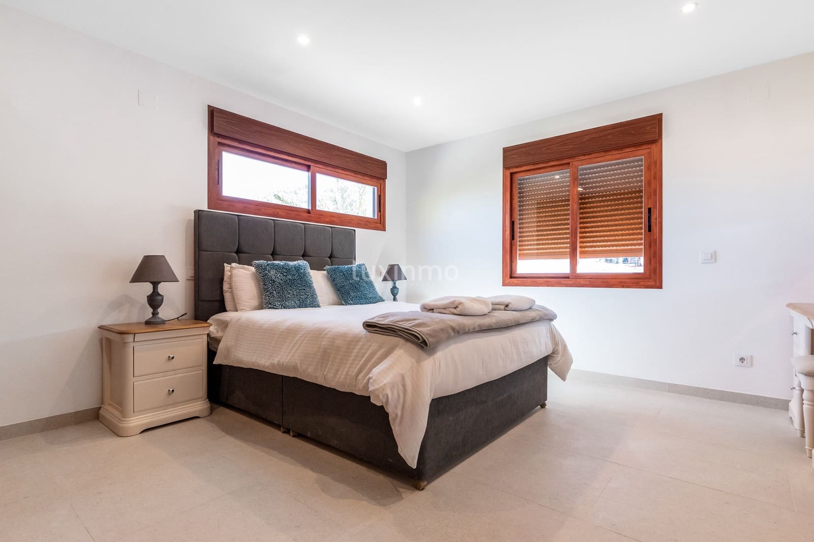 6 quarto Moradia para arrendar em Albir com piscina garagem - 5 500 € (Ref: 10099037)