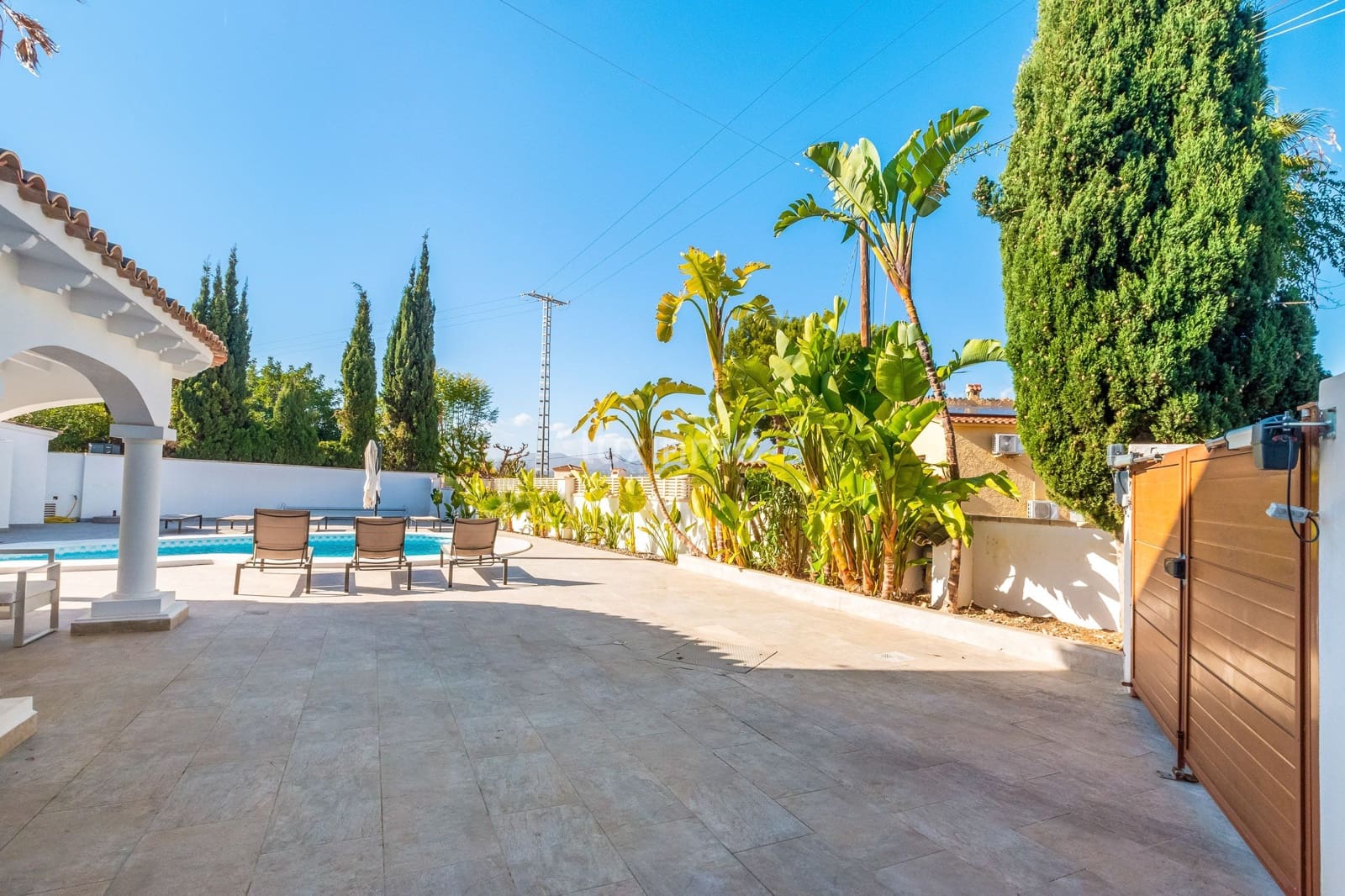 6 quarto Moradia para arrendar em Albir com piscina garagem - 5 500 € (Ref: 10099037)