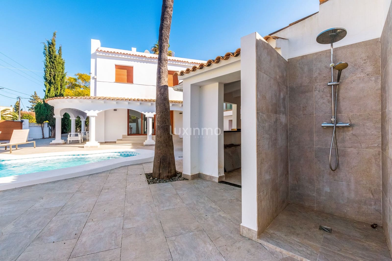 6 quarto Moradia para arrendar em Albir com piscina garagem - 5 500 € (Ref: 10099037)