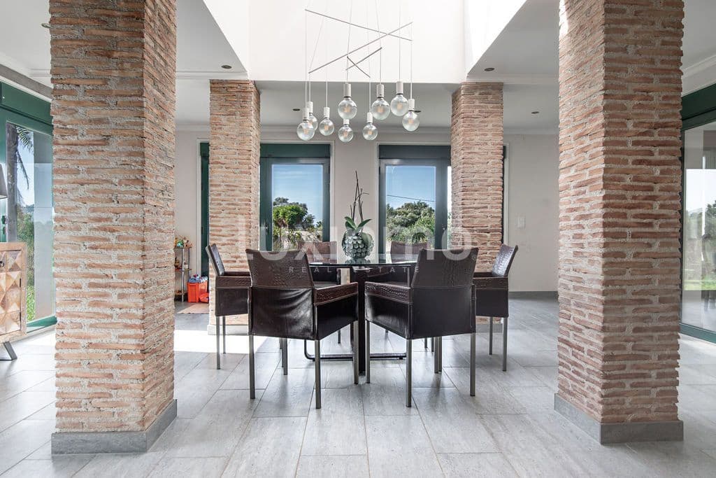 6 bedroom Villa for sale in Pedreguer with garage - € 795,000 (Ref: 10104349)
